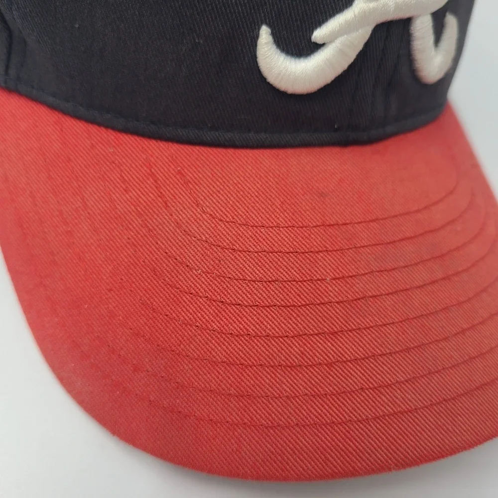 Vintage Atlanta Braves Hat Snapback (Fits Small) New Era Blue Red Distressed MLB